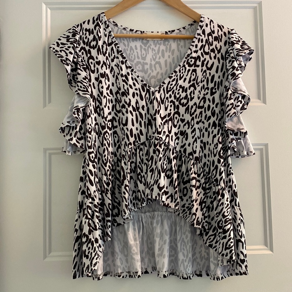 2016 Altar’d state animal print black and white top
